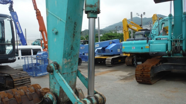 ขาย KOBELCO SK200-8 # YN12 เก่านอกจากญี่ปุ่น ยังไม่เคยใ ช้งานในเมืองไทย สนใจติดต่อ อำพล 090-9694506, 080-3031241