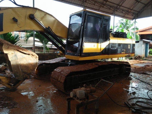 cat e200b590000ต่อรอง สภาพเต็ม พร้อมใช้งาน เล่มพร้อม0828580728 ขายเอง