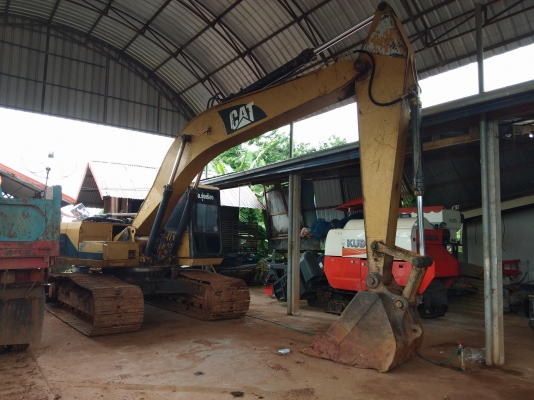 cat e200b590000ต่อรอง สภาพเต็ม พร้อมใช้งาน เล่มพร้อม0828580728 ขายเอง