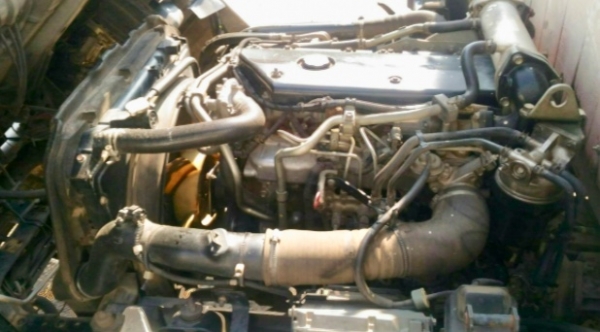 ISUZU NPR 150 HP ปี 52 หกล้อบรรทุก กระบะคอกเหล็กความยาว 5 เมตรสภาพสวยๆ ภายในเก๋งสวย แอร์เย็น พวงมาลั