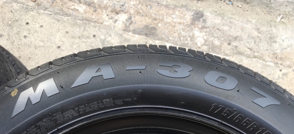 ยางป้ายแดง 175-65-15 Maxxis ปี 18 ตุ่มเด้งๆ เส้นสีจัดจ้านทุกเส้น ยางป้ายแดง 175-65-15 Maxxis ปี 18 ตุ่มเด้งๆ เส้นสีจัดจ้านทุกเส้น