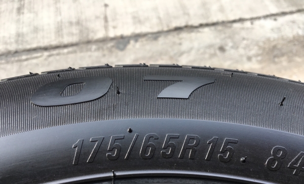 ยางป้ายแดง 175-65-15 Maxxis ปี 18 ตุ่มเด้งๆ เส้นสีจัดจ้านทุกเส้น ยางป้ายแดง 175-65-15 Maxxis ปี 18 ตุ่มเด้งๆ เส้นสีจัดจ้านทุกเส้น