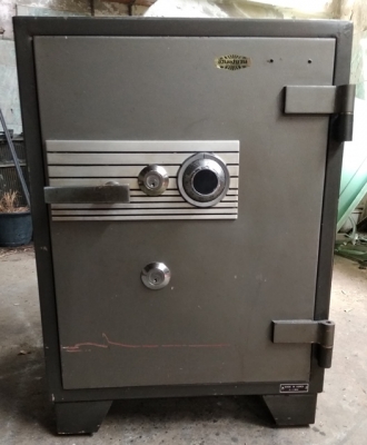 ตู้นิรภัย(เซฟ) ไม่มีรหัส ไม่มีกูญแจ เปิดไม่ได้ ขาย 1000 บาท