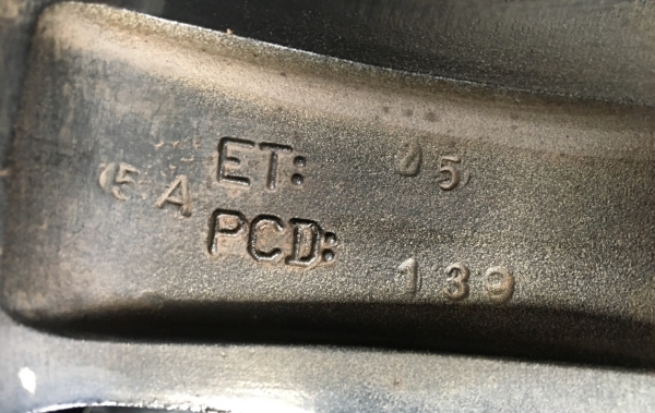 ล้อแม็ก SSW Racing  6รู139 ขอบ 17 สีดำขอบเงา พร้อมยาง Maxxis 265-65-17 ปี 15