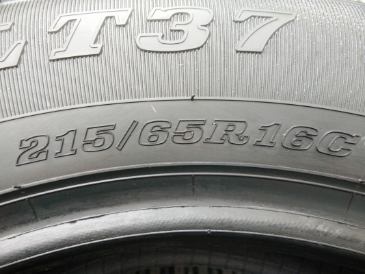 ขายยางถอดป้ายแดง 215/65R16 DUNLOP LT37 ปี18 เส้นสีชัดๆใหม่ๆ ชุดละ 7500 บาท พร้อมใส่ ถ่วง ฟรี ขายยางถอดป้ายแดง 215/65R16 DUNLOP LT37 ปี18 เส้นสีชัดๆใหม่ๆ ชุดละ 7500 บาท พร้อมใส่ ถ่วง ฟรี