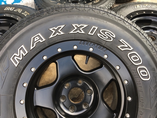 ล้อแม็ก 6รู114 พันธุ์โหด ตรงรุ่น Navara ขอบ 16 สีดำ พร้อมยาง Maxxis 265-70-16 ปี 12 แม็กสวย สภาพดี