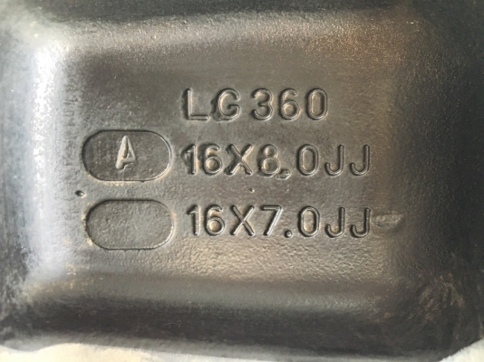 ล้อแม็ก 6รู114 พันธุ์โหด ตรงรุ่น Navara ขอบ 16 สีดำ พร้อมยาง Maxxis 265-70-16 ปี 12 แม็กสวย สภาพดี