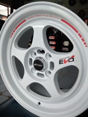 แม็กใหม่สปูน ขอบ 15 ราคา 7500 พร้อมยางไทย 11700 บาท