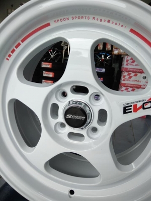 แม็กใหม่สปูน ขอบ 15 ราคา 7500 พร้อมยางไทย 11700 บาท