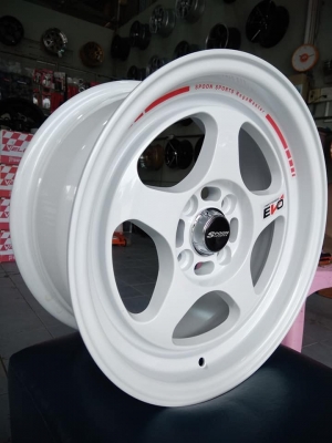 แม็กใหม่สปูน ขอบ 15 ราคา 7500 พร้อมยางไทย 11700 บาท