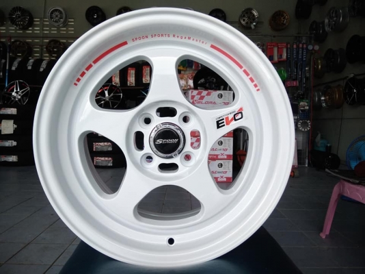 แม็กใหม่สปูน ขอบ 15 ราคา 7500 พร้อมยางไทย 11700 บาท