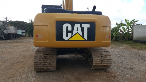 ขายรถแบคโฮ CAT 320 D2 ไมล์ 4200 ชม.ราคา 4280000 ขายรถแบคโฮ CAT 320 D2 ไมล์ 4200 ชม.ราคา 4280000