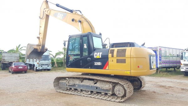 ขายรถแบคโฮ CAT 320 D2 ไมล์ 4200 ชม.ราคา 4280000