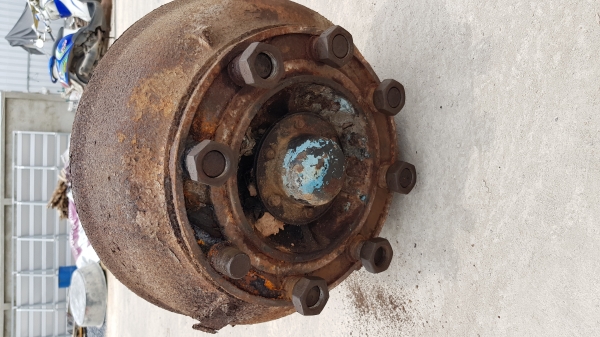 <WTS> คานหน้า isuzu ใหญ่  7000.-บาท