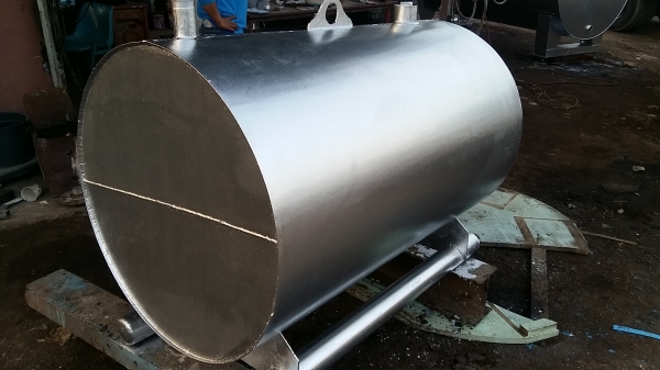 ขายค่ะ ถังน้ำมันเหล็กขนาดเล็ก 500ลิตร สวยๆถูกๆหนาพร้อมใช้นะค่ะ