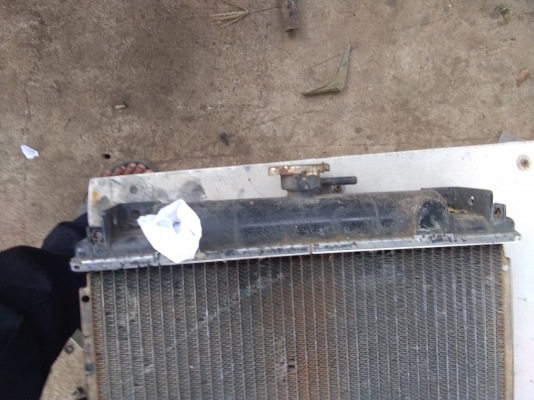 หม้อนำ้รถแมคโคเล็ก. สภาพสวย ของเก่าญีปุ่นติดรถ. หม้อนำ้รถแมคโคเล็ก. สภาพสวย ของเก่าญีปุ่นติดรถ.