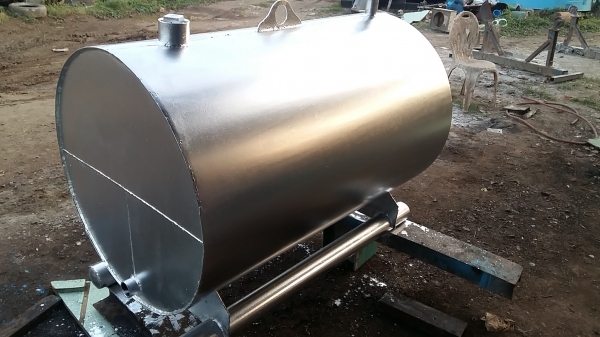 ขายค่ะ ถังน้ำมันเหล็กขนาดเล็ก 500ลิตร สวยๆถูกๆหนาพร้อมใช้นะค่ะ ขายค่ะ ถังน้ำมันเหล็กขนาดเล็ก 500ลิตร สวยๆถูกๆหนาพร้อมใช้นะค่ะ