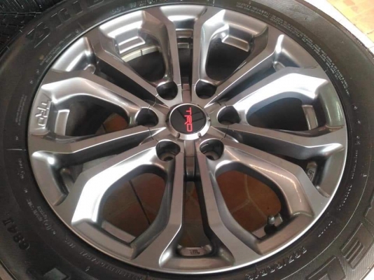 ล้อแม็ก Toyota Fortuner TRD4 แท้ ขอบ 18 พร้อมยาง Bridgestone Dueler 265/60R18 ผลิตปี 2017 ยางสวย ดอกหนาๆ ล้อสวย เดิมๆ ขายถูกๆ ทั้งชุด 43,900 บาท *** ล้อเดิมเทิร์นได้ ติดตั้งฟรีค่ะ รับบัตรเครดิตทุกธนาคาร ส่งทั่วไทย ล้อแม็ก Toyota Fortuner TRD4 แท้ ขอบ 18 พร้อมยาง Bridgestone Dueler 265/60R18 ผลิตปี 2017 ยางสวย ดอกหนาๆ ล้อสวย เดิมๆ ขายถูกๆ ทั้งชุด 43,900 บาท *** ล้อเดิมเทิร์นได้ ติดตั้งฟรีค่ะ รับบัตรเครดิตทุกธนาคาร ส่งทั่วไทย