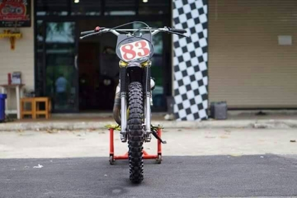 Yamaha DT125 เฟรมเหลี่ยม สวยสุดในรุ่น