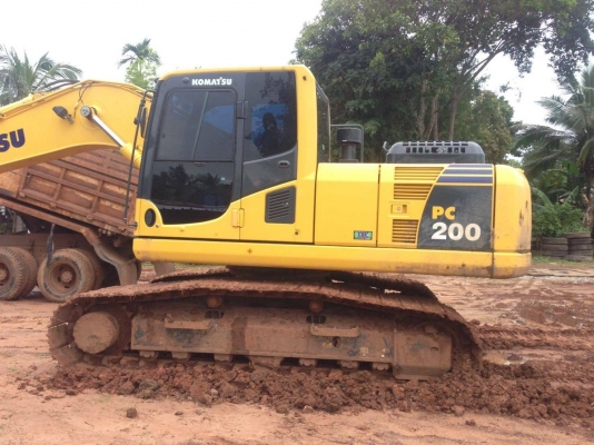 ขายดาวน์ 400,000 KOMATSU pc 200-8 MO 2,300 ชม. กล้องหลัง ผ่อนไปแล้ว17 งวด คงเหลือ 31 งวด งวดละ 98,000 รถสวยเหมือนใหม่  รถอยู่ สุพรรณบุรี 090-772-3710 090-772-3708