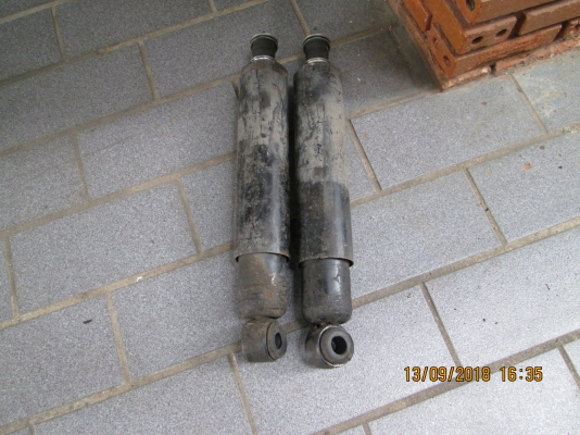 ขออนุญาต ชายโฃ้คอัพ รถบรรทุก ใส่ 4 ล้อกลางแข็งครับ ขออนุญาต ชายโฃ้คอัพ รถบรรทุก ใส่ 4 ล้อกลางแข็งครับ