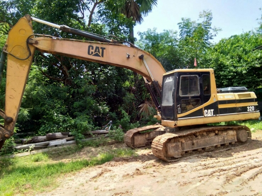 ขายรถแบคโฮ CAT 320 V2 ไม่มีเอกสาร ราคา 550000