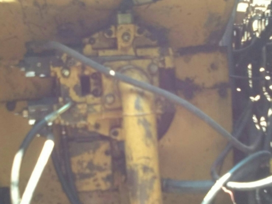 ขายรถแบคโฮ CAT 320 V2 ไม่มีเอกสาร ราคา 550000 ขายรถแบคโฮ CAT 320 V2 ไม่มีเอกสาร ราคา 550000