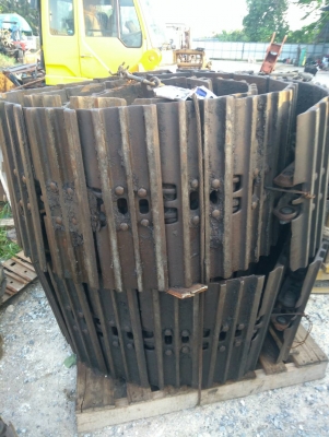 โซ่พร้อมใบ ใส่รถ CAT 312D ใส่รถแทรกเตอร์ CAT D4 ได้ ของเก่านอกนำเข้า สภาพดี พร้อมใช้งาน