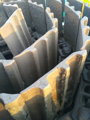 โซ่พร้อมใบ ใส่รถ CAT 312D ใส่รถแทรกเตอร์ CAT D4 ได้ ของเก่านอกนำเข้า สภาพดี พร้อมใช้งาน