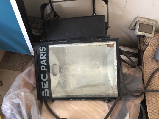 สปอร์ตไลท์ 400 วัตต์