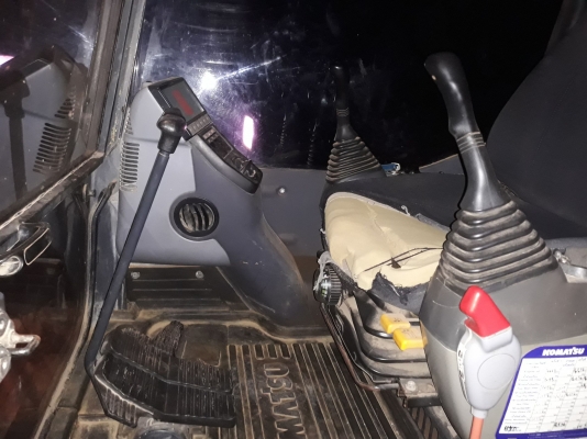 ขาย KOMATSU PC200-8  เอกสารเล่มทะเบียน ทำงาน 9,xxx ชม รถพร้อมใช้