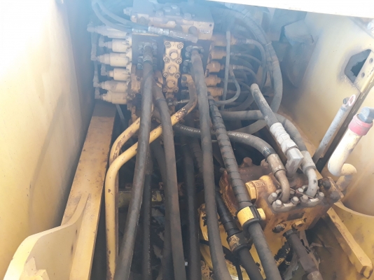 ขาย KOMATSU PC200-8  เอกสารเล่มทะเบียน ทำงาน 9,xxx ชม รถพร้อมใช้