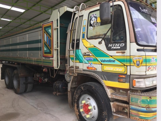 ขายรถดั้ม2เพลา HINO FM3M 240แรง จัดไฟแนนซ์ได้60-70 ดาวน์150,000 ราคาขาย850,000 สนใจโทร 090-8588220 0