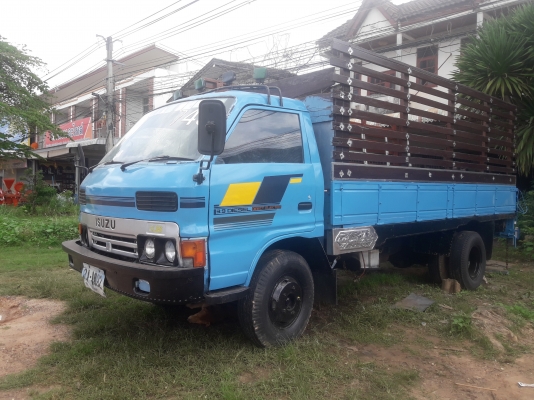 ขาย6ล้อISUZU KS110 แรงม้า (ไปอยู่ปทุมธานีแล้วคับ)รถห้างแท้สวยๆเกียร์ร๊อค เฟืองท้ายF เครื่องแน่นไม่มี