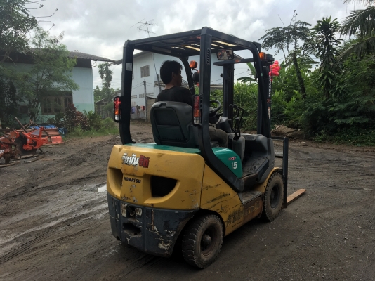 รถโหดริฟมือสอง ขายรถโฟกริฟ โคมัตสุตันห้า ราคา165000บาท สนใจ โทร 081-365-5997 อำพร พาเจริญ ส่งฟรี300ก ม แรกครับ(มีค้าแนะนำ3000ถ้ามาจากเฟสใครแจ้งทางร้านด้ายนะครับ) ต. วังบัว อ. คลองขลุงจ.กำแพงเพชร ดูสินค้าเพิ่มเติมได้ที่  (http://buasorn.truck2hand.com)