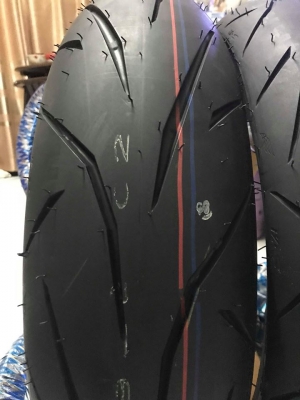 ยางใหม่ มือ1 iRc iZs 120/70/17-160/60/17  คู่ละ 4,750 บาทเท่านั้น ปี 18 ทุกเส้น