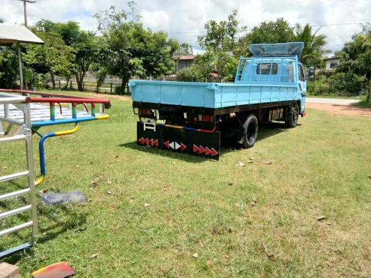 ขาย 6 ล้อ isuzu Nkr 110 เเรงม้ายาว 4.3 เมตร สภาพสวยป้ายเเดง