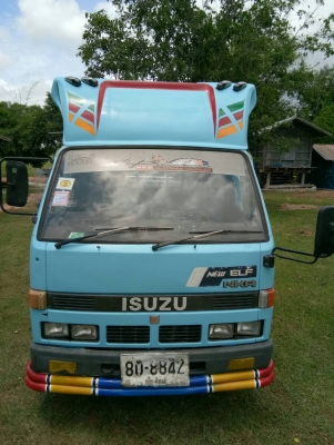 ขาย 6 ล้อ isuzu Nkr 110 เเรงม้ายาว 4.3 เมตร สภาพสวยป้ายเเดง