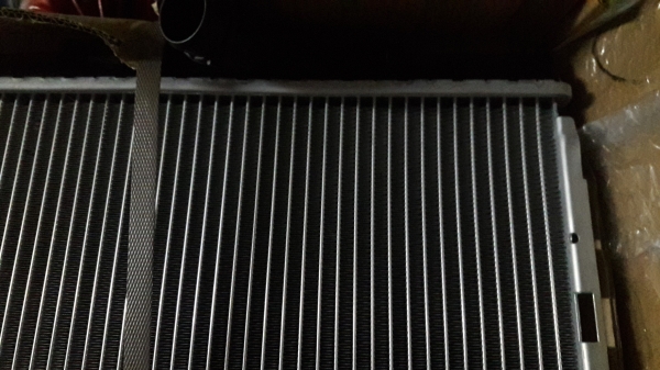 หม้อน้ำ BMW E90 320I,325I ของใหม่นะครับ