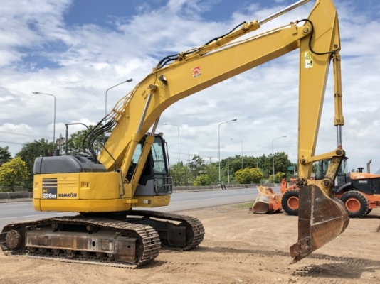 ขายรถขุด KOMATSU PC228US-3 (เทียบเท่า PC200-7) รถนอกนำเข้าเองจากญี่ปุ่น สภาพสวยพร้อมใช้ มีVDOการทำงานครับ ขายรถขุด KOMATSU PC228US-3 (เทียบเท่า PC200-7) รถนอกนำเข้าเองจากญี่ปุ่น สภาพสวยพร้อมใช้ มีVDOการทำงานครับ
