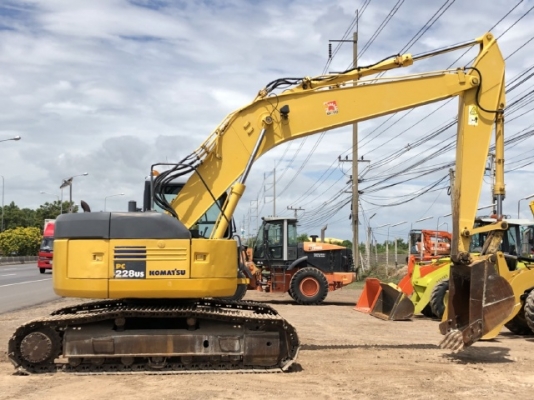 ขายรถขุด KOMATSU PC228US-3 (เทียบเท่า PC200-7) รถนอกนำเข้าเองจากญี่ปุ่น สภาพสวยพร้อมใช้ มีVDOการทำงานครับ ขายรถขุด KOMATSU PC228US-3 (เทียบเท่า PC200-7) รถนอกนำเข้าเองจากญี่ปุ่น สภาพสวยพร้อมใช้ มีVDOการทำงานครับ