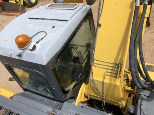 ขายรถขุด KOMATSU PC228US-3 (เทียบเท่า PC200-7) รถนอกนำเข้าเองจากญี่ปุ่น สภาพสวยพร้อมใช้ มีVDOการทำงานครับ ขายรถขุด KOMATSU PC228US-3 (เทียบเท่า PC200-7) รถนอกนำเข้าเองจากญี่ปุ่น สภาพสวยพร้อมใช้ มีVDOการทำงานครับ