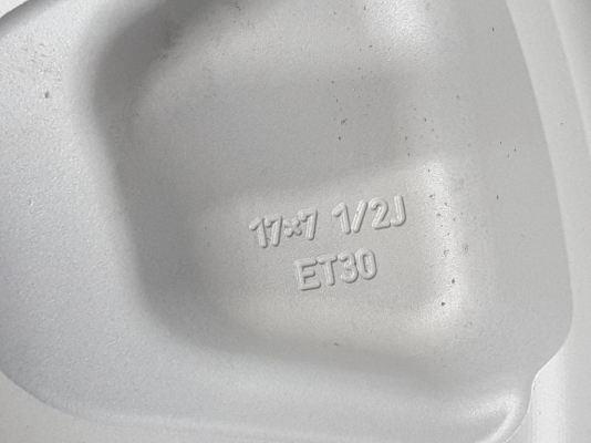 แม็กคู่ตัวเรโว้ พรีรันเนอร์ ขอบ 17
