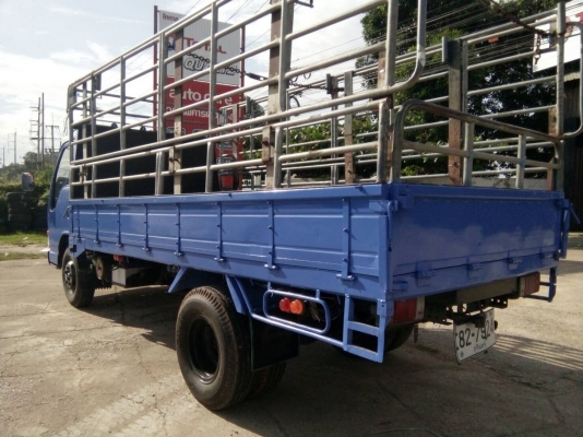 ขาย 6 ล้อ NKR 130 แรงม้า พวงมาลัยเพาเวอร์ ติดต่อ 097-9205656 เอก