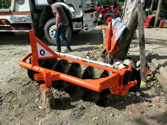 ขายจานรถไถ 6 จานขนาด  22 นิ้ว ใส่กับรถขนาด L4708 ราคา 18000