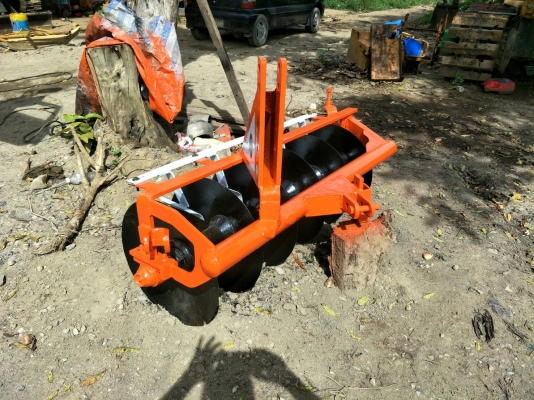 ขายจานรถไถ 6 จานขนาด  22 นิ้ว ใส่กับรถขนาด L4708 ราคา 18000