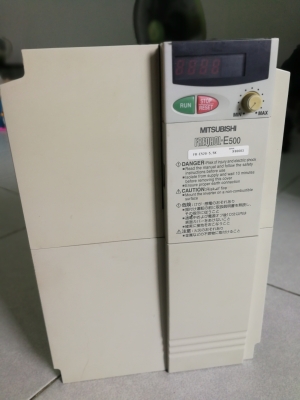 อินเวอร์เตอร์7.5แรง220v ใหม่ไม่ผ่านการใช้งาน