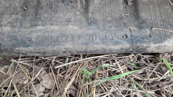 ขายด่วน โซ่ยาง KOMATSU PC40 เส้นละ 4500