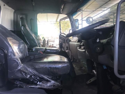 หัวรถยี่ห้อ ISUZU รุ่น 240/300 หัวรถยี่ห้อ ISUZU รุ่น 240/300