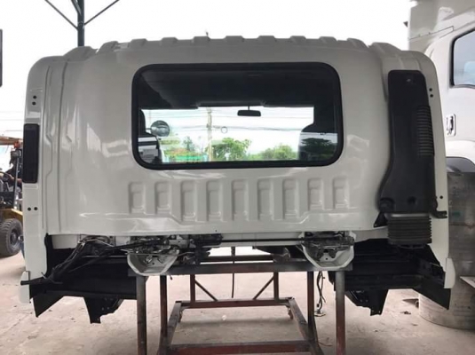 หัวรถยี่ห้อ ISUZU รุ่น 240/300 หัวรถยี่ห้อ ISUZU รุ่น 240/300